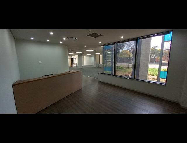 412M² OFFICE TO LET IN BRYANSTON